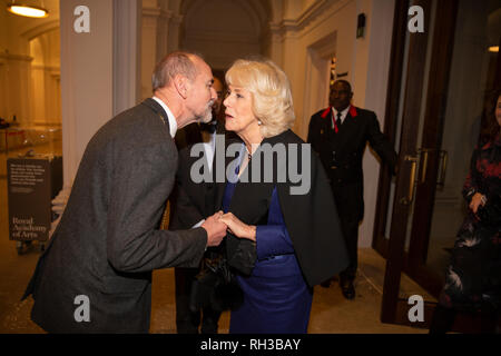 La duchesse de Cornouailles avec Christopher Le Brun, président de la Royal Academy of Arts au cours d'une visite à l'Académie Royale des Arts de Londres pour voir le nouvellement ouvert des établissements d'apprentissage et de rencontrer les enfants et les adultes participant à des programmes d'éducation. RA Banque D'Images