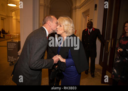 La duchesse de Cornouailles avec Christopher Le Brun, président de la Royal Academy of Arts au cours d'une visite à l'Académie Royale des Arts de Londres pour voir le nouvellement ouvert des établissements d'apprentissage et de rencontrer les enfants et les adultes participant à des programmes d'éducation. RA Banque D'Images