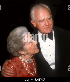 Mme Douglas MacArthur (Jean) et le général William Westmoreland 1984 Photo par John Barrett/PHOTOlink Banque D'Images