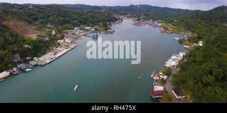 Panorama de l'antenne de la région d'Oak Ridge de Roatan au Honduras. Banque D'Images