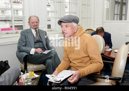 Nicky Haslam & Peter Bowles Oldie de l'année 2019 de l'année Oldie Lionel d'Oldie ou de l'année, Lionel Blair, 90. Amanda Barrie et Banque D'Images