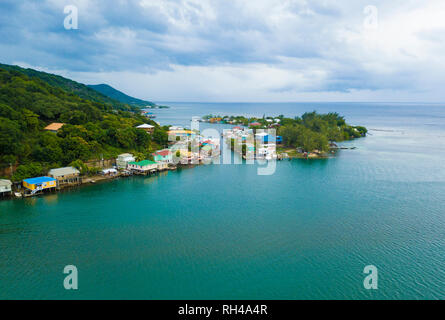 Vue aérienne de chêne, Ridge, la Venise de la Caraïbes, à Roatan, Honduras. Banque D'Images