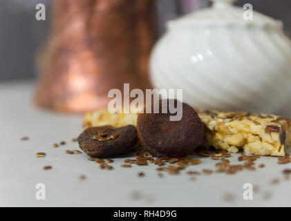 Barre granola saine avec des abricots séchés Banque D'Images