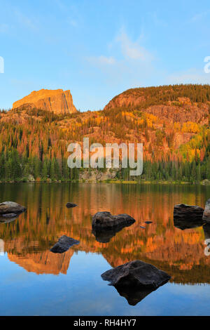 Lever du soleil au lac de l'Ours, Rocky Mountain National Park, Estes Park, Colorado, USA Banque D'Images