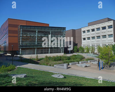 BUFFALO, USA - AOÛT 2016 : l'Université d'État de New York, Buffalo, campus a été élargie avec de nombreux édifices modernes consacrée aux sciences Banque D'Images