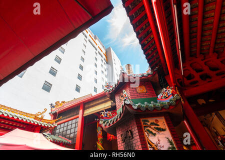 Cour intérieure du temple Guan Di à Kuala Lumpur, Malaisie Banque D'Images