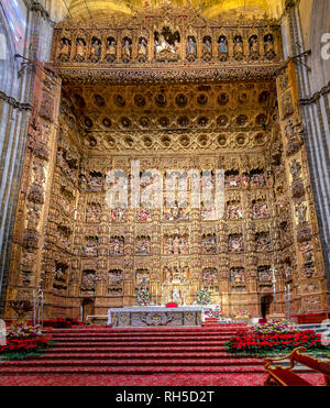 Séville, Espagne - 13 janvier 2019 : Vue de l'autel principal 'Autel Mayor' dans la cathédrale de Séville, Andalousie, Espagne Banque D'Images