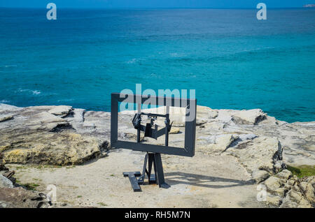 Sculpture de la mer 2018, exposition annuelle sur la promenade côtière entre Bondi et plage de Tamarama, Sydney, Nouvelle-Galles du Sud, Australie. Banque D'Images