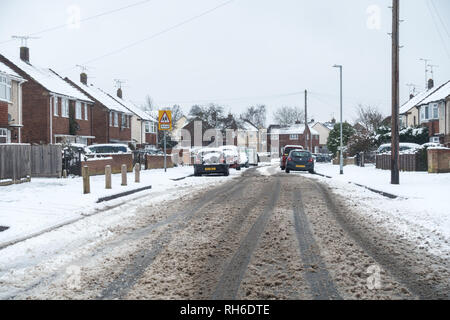 Reading, UK. 1er février 2019. Météo France : la neige tomba lourdement la nuit dans les rues de quitter la lecture et les routes blanches de neige fondante. Matthieu Ashmore/Alamy Live News Banque D'Images