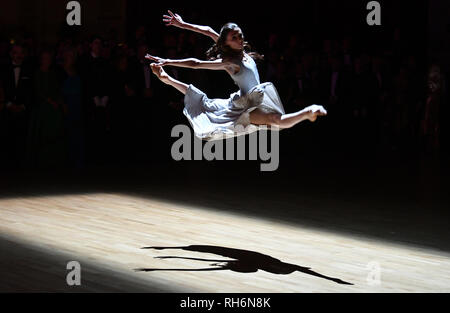 Dresde, Allemagne. 06Th Feb 2019. Svetlana Zacharova apparaît à la 14e opéra Semper Ball. La devise de cette année, la balle est 'Fascination Dresden - rêves'. Credit : Jens Kalaene Zentralbild-/dpa/dpa/Alamy Live News Banque D'Images