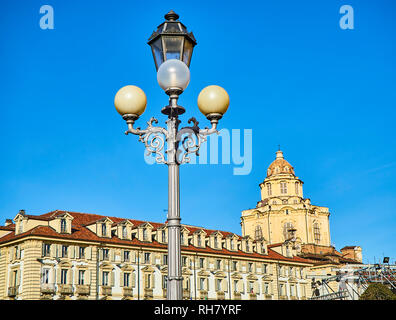 Dôme de la Véritable Église de l'église San Lorenzo. Vue depuis la place Piazza Castello. Turin, Piémont, Italie. Banque D'Images