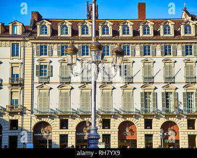 Turin, Italie - le 31 décembre 2018. Façade néoclassique typique d'une construction européenne. Turin, Piémont, Italie. Banque D'Images