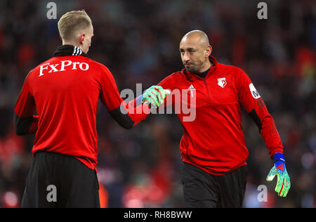 Watford gardien Heurelho Gomes (à droite) avant le match Banque D'Images