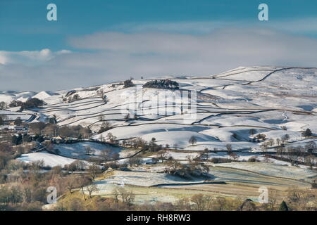 North Pennines paysage de l'AONB, Kirkcarrion sifflet de Teesdale Crag, en hiver Banque D'Images