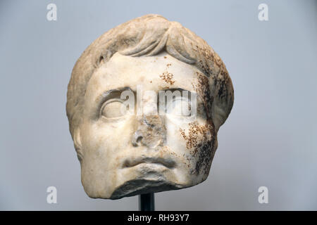 Auguste (63BC-14 AD). Premier Empereur de l'Empire romain. Tête en marbre colossale. 14-30. Metropolitan Museum of Art de New York. USA. Banque D'Images