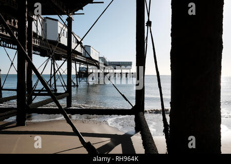 Jetée de Sandown à marée basse l'exposition de l'infrastructure, de Sandown, Isle of Wight, Angleterre, Royaume-Uni. Banque D'Images