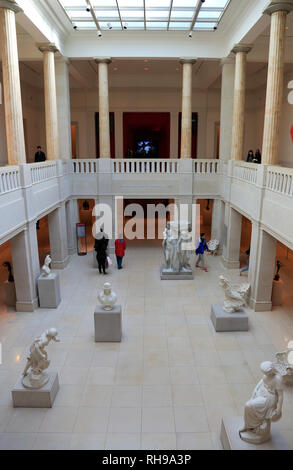Cour de sculpture avec les visiteurs à l'Art Institute of Chicago.chicago.l'Illinois. USA Banque D'Images