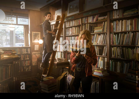 Penn Badgley, Elizabeth Lail, 'vous' (2018) Crédit photo : Archives Le Hollywood / Netflix Banque D'Images