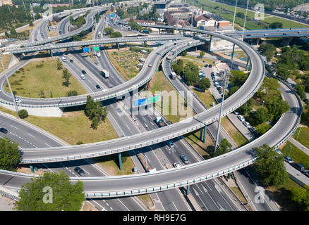 Vue aérienne de l'autopont de Barcelone en échange de l'été dernier, l'Espagne Banque D'Images