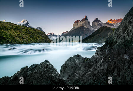 Juste avant de Salto Grande Cascade dans le Parc National Torres del Paine Banque D'Images