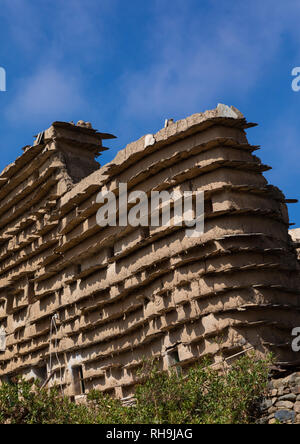 Maison de terre et de pierres d'ardoises dans al-Basta disctrict, province d'Asir, Abha, Arabie Saoudite Banque D'Images