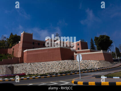 Bâtiment administratif dans le style de l'architecture locale, la province d'Asir, Abha, Arabie Saoudite Banque D'Images