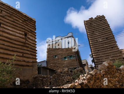 Maisons de boue et de pierres d'ardoises à al Khalaf, village de la province d'Asir, Sarat Abidah, l'Arabie Saoudite Banque D'Images