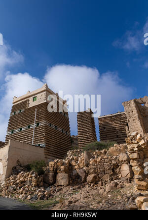 Maisons de boue et de pierres d'ardoises à al Khalaf, village de la province d'Asir, Sarat Abidah, l'Arabie Saoudite Banque D'Images