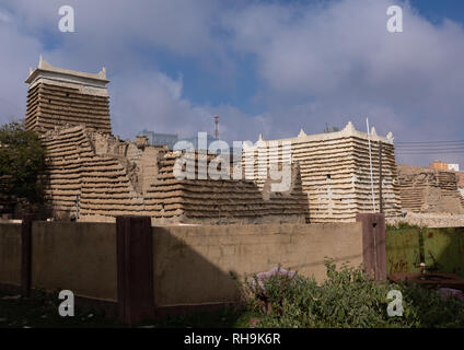 Maisons de boue et de pierres d'ardoises à al Khalaf, village de la province d'Asir, Sarat Abidah, l'Arabie Saoudite Banque D'Images