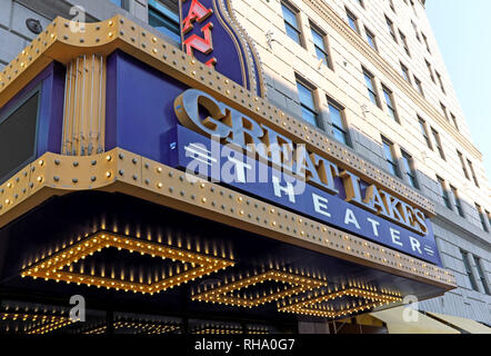 Le théâtre Hanna avec le Théâtre des Grands Lacs sur le rectangle de la 14ème rue à la Playhouse Square District de Cleveland, Ohio, USA Banque D'Images