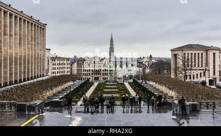 Bruxelles, Belgique - 02 01 2019 : Skyline tiré du Mont des Arts avec le mauvais temps en hiver Banque D'Images