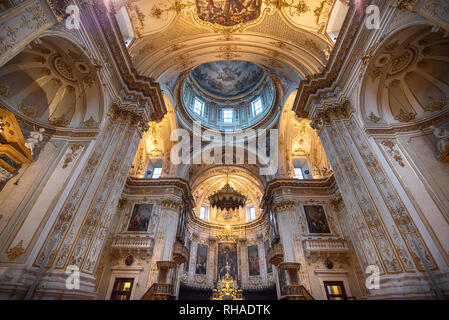 À l'intérieur intérieur de la cathédrale en Citta Alta ( Cattedrale di Bergamo ), une cathédrale catholique romaine à Bergame, Italie Banque D'Images