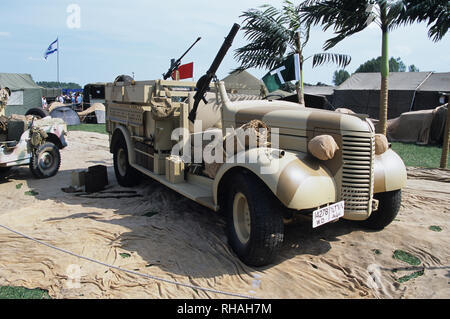 La Seconde Guerre mondiale, deux Long Range Desert Group camion Chevrolet Banque D'Images