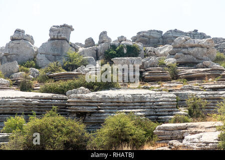 Andalousie en Espagne : D'étranges formations rocheuses dans le parc naturel Torcal de Antequera Banque D'Images