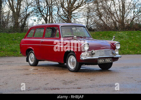 1965 Ford Anglia estate, voiture familiale britannique classique Banque D'Images