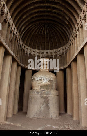 Chaitya avec stupa, grotte 4, Aurangabad grottes, Groupe occidental, Aurangabad, Maharashtra, Inde Banque D'Images