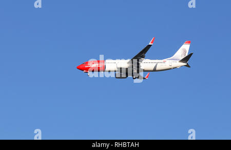 Marsta, Suède - Juillet 6, 2016 : Un Boening 737-800 (LN-NID) en service pour la compagnie aérienne Norwegian en finale à l'aéroport de Stockholm-Arlanda. Banque D'Images