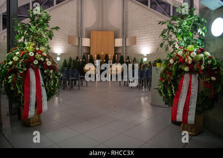 Heroldsberg, Allemagne. 06Th Feb 2019. Les cercueils des deux jeunes tués dans un conflit sur un S-Bahn ghost sont énoncées dans une chapelle. Credit : Lino Mirgeler/dpa/Alamy Live News Banque D'Images