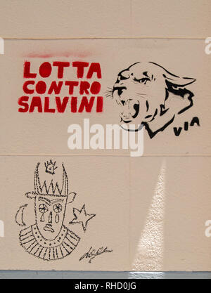 Palerme, Italie - 16 juin 2018 : un graffiti sur un mur à Palerme contre le vice-premier ministre de l'Italie - Mateo Salvini. Le chef de la L Banque D'Images