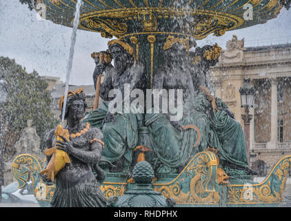 La fontaine des mers, Place de la Concorde à Paris (France). Banque D'Images