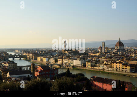 Vue panoramique de Florence vue de Piazzale Michelangelo, Florence, Italie Banque D'Images