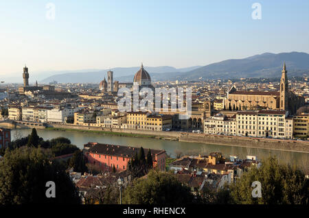 Vue panoramique de Florence vue de Piazzale Michelangelo, Florence, Italie Banque D'Images