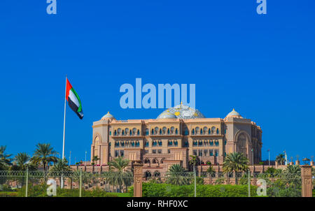 Hôtel majestueux et palatial cinq étoiles connu sous le nom d'Emirates Palace À Abu Dhabi aux Émirats arabes Unis Banque D'Images