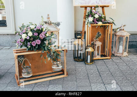 Un endroit pour rencontrer des personnes frappé pour célébrer le mariage. Banque D'Images