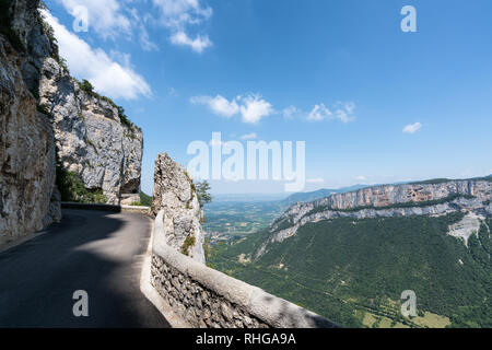 À Combe Laval gorge road, Auberives-en-Royans, France Banque D'Images