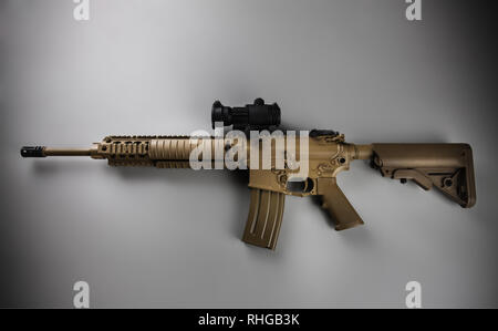 Carabine AR-15 couleur Havane désertique Banque D'Images