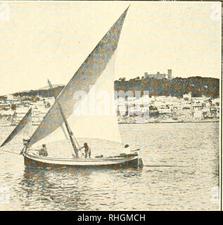 . Bulletin de pescas. La pêche. Saliendo a la pesca (terreno y Castillo de Bellver, en Palma). Laúd de pesca saliendo del Puerto de Palma. Veuillez noter que ces images sont extraites de la page numérisée des images qui peuvent avoir été retouchées numériquement pour plus de lisibilité - coloration et l'aspect de ces illustrations ne peut pas parfaitement ressembler à l'œuvre originale.. Instituto Español de Oceanografía. Madrid : Ministerio de Marina, Dirección General de Navegación y Pesca Banque D'Images