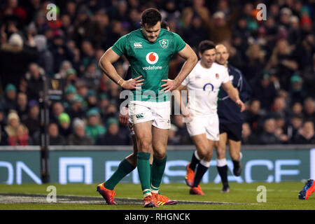 Jacob l'Irlande Stockdale réagit après une Angleterre essayer pendant le match des Six Nations Guinness à l'Aviva Stadium de Dublin. Banque D'Images