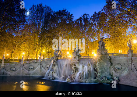 Turin Fontana dei dodici mesi au clair de lune Banque D'Images