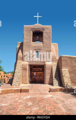 Santa Fe, NM, USA. Photographié 05/29/2018. L'église San Miguel, le 29 mai 2018, la plus ancienne structure de l'église aux ETATS UNIS. L'original des murs d'adobe et alte Banque D'Images